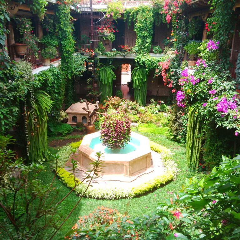 Genessis Hotel